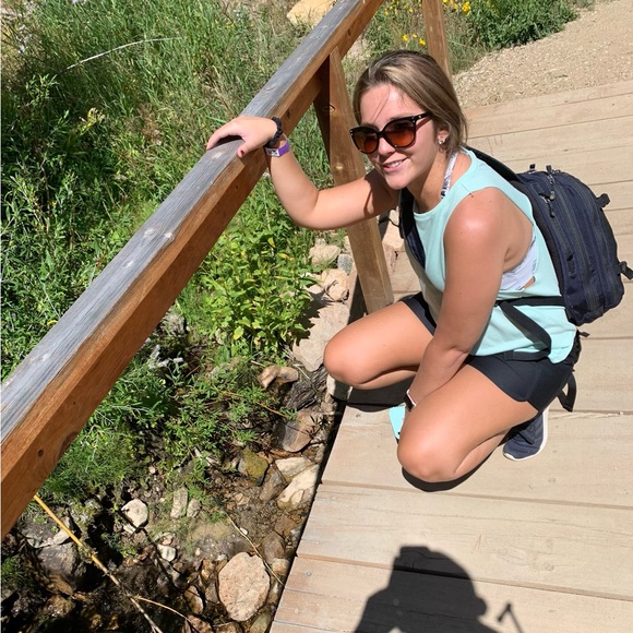 Meet your Posher, Courtney - Picture 4 of 4